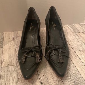 Brooks Brothers  Genuine Leather “346” Classic Dark Navy Blue heels.